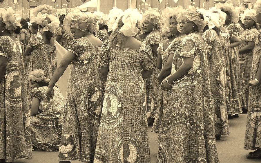 L'année 90 marque la fin, pour la femme camerounaise souhaitant voyager, de l'autorisation maritale préalable