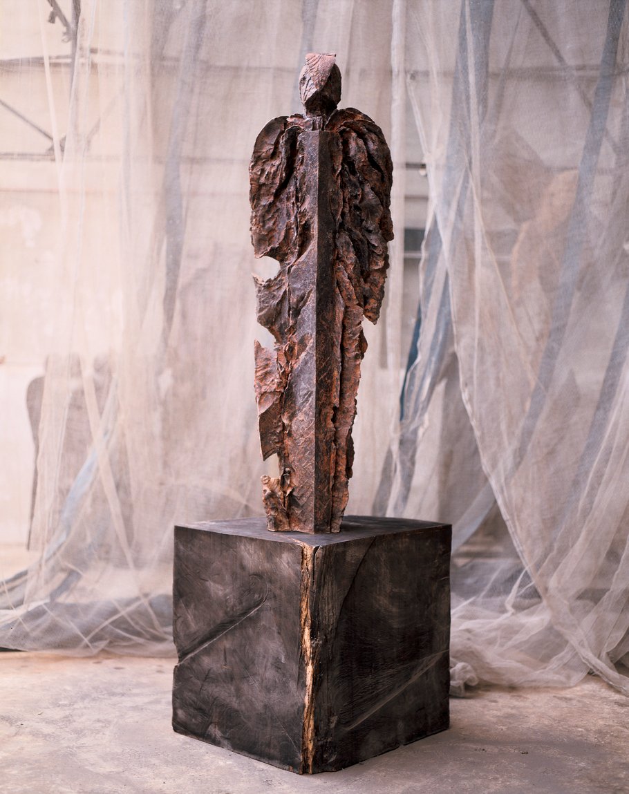 Homère ou le cœur d'argile, 1999, bronze II/VIII, 230 x 95 x 95 cm © Mathilde de Torhout