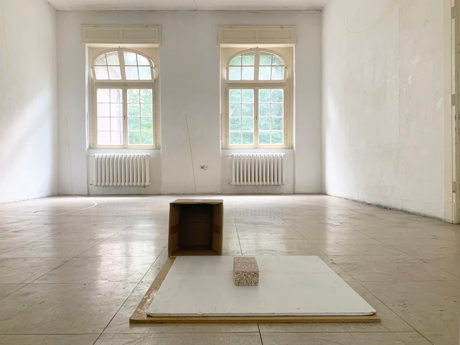 "ohne Titel" Eierschalen, Karton; Holzplatten; Tinte; Kreide, Tape, Kunst, Art