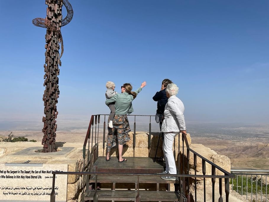 Der weite Blick vom windigen Mt. Nebo 