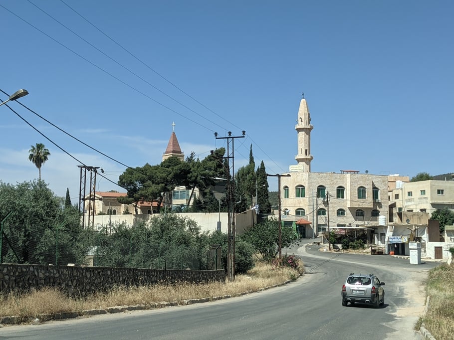 Die Kirche und Mosche keine 100 Meter voneinander entfernt 