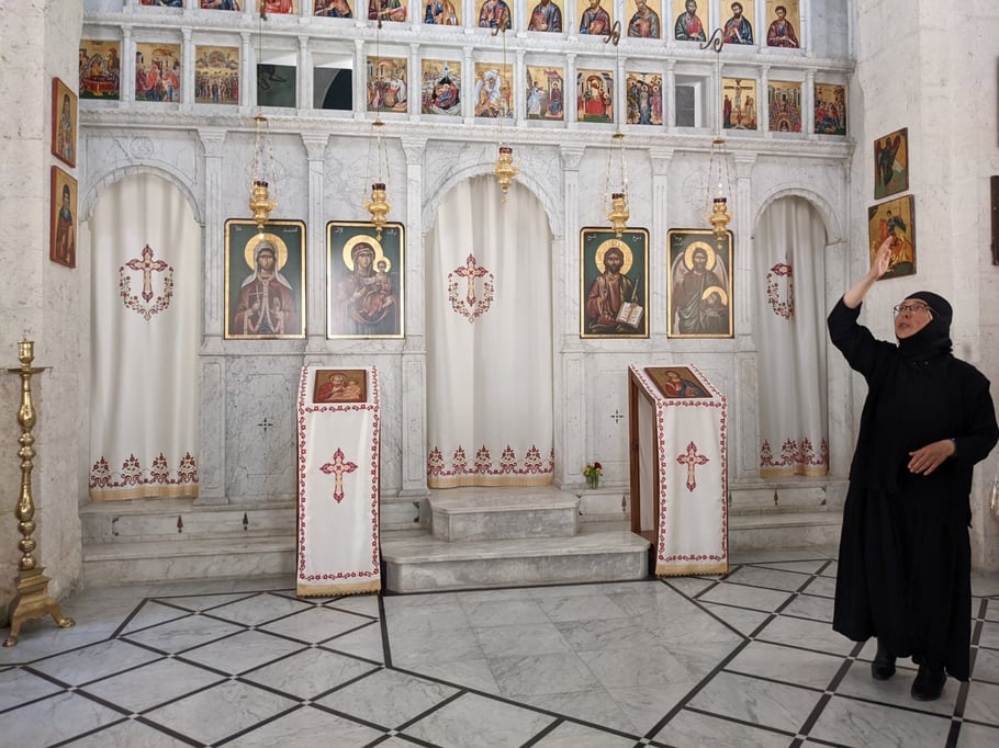 Nonne Ajir ist in das Kloster zurückgekehrt. 