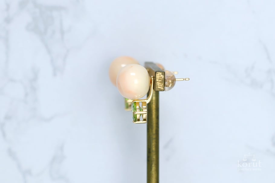 リフォーム後/珊瑚のピアスとスフェーンのピアスチャーム