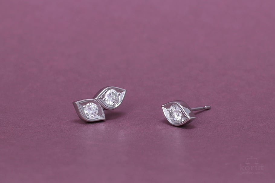 リーフモチーフのプラチナ・ダイヤモンドピアス