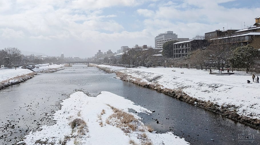 雪の日の鴨川