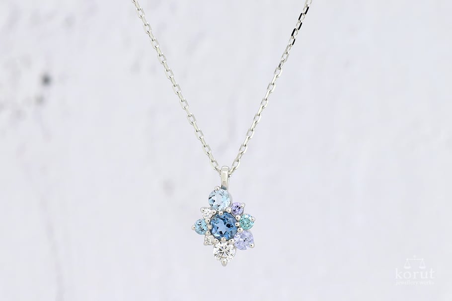 プラチナペンダント/アクアマリン、タンザナイト、ダイヤモンド、サファイア、ブルートパーズ