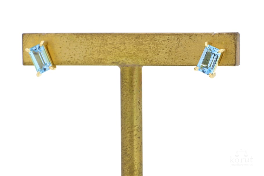 K18ブルートパーズピアス