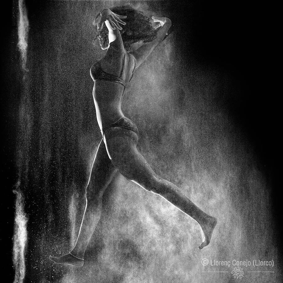 Ensayo fotográfico con luz y harina. (Equipo CEF)