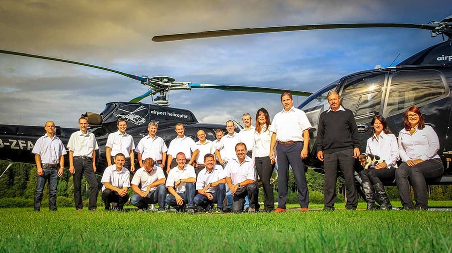 Helikopterflug Piloten und Team 
