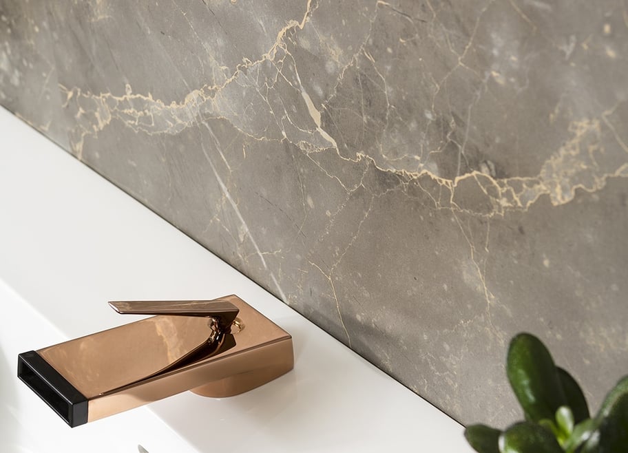 Badezimmerrückwände in Matt und Eleganter Optik, für Dusche, Bad und Küche