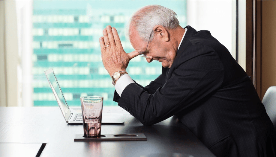 geschäftsführer in verzweifelter position