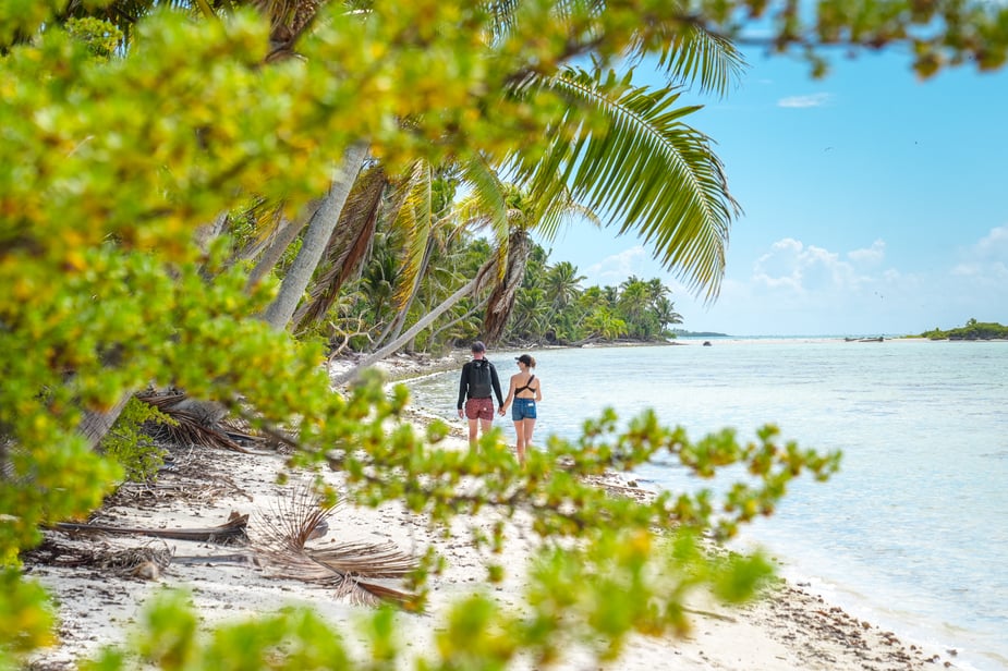 Romantic cruise honeymoon private cruise catamaran Lagoon 380 exclusive unique experience