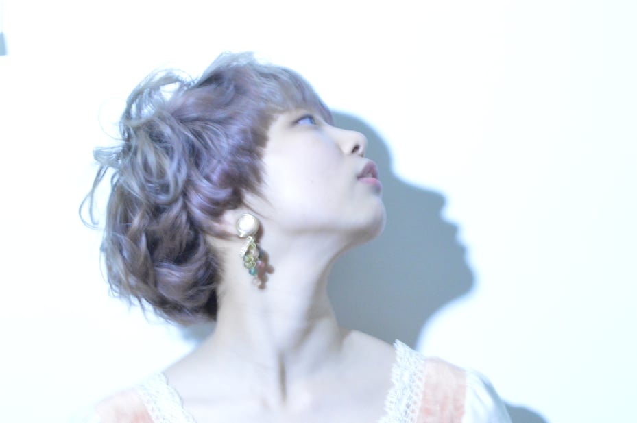 イルミナカラー　バイカラー　ショートボブ