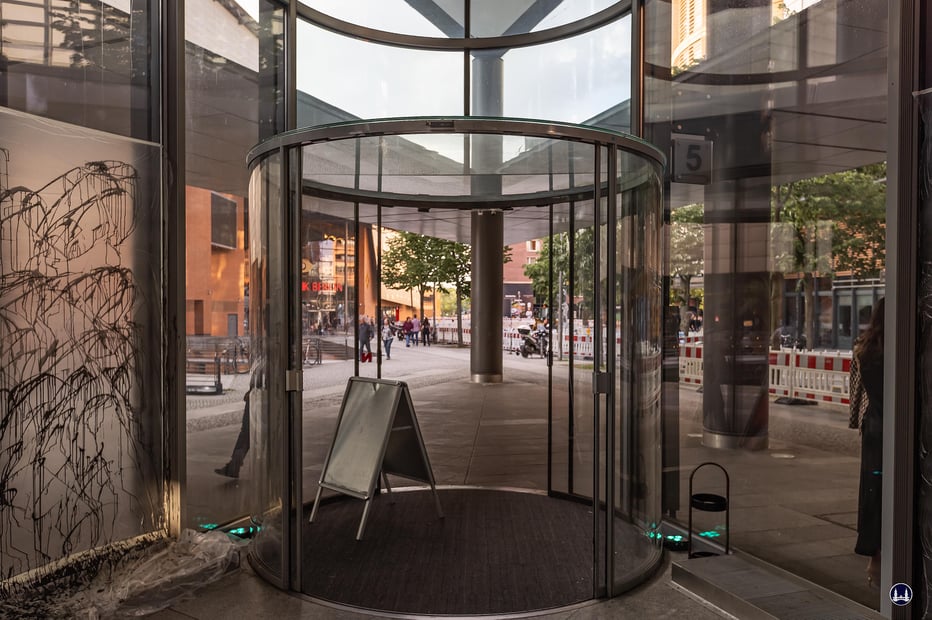 Auf Wiedersehen - demnächst an einem anderen Ort. Ich bin gespannt, wohin der Weg die "Notagallery" führen wird...