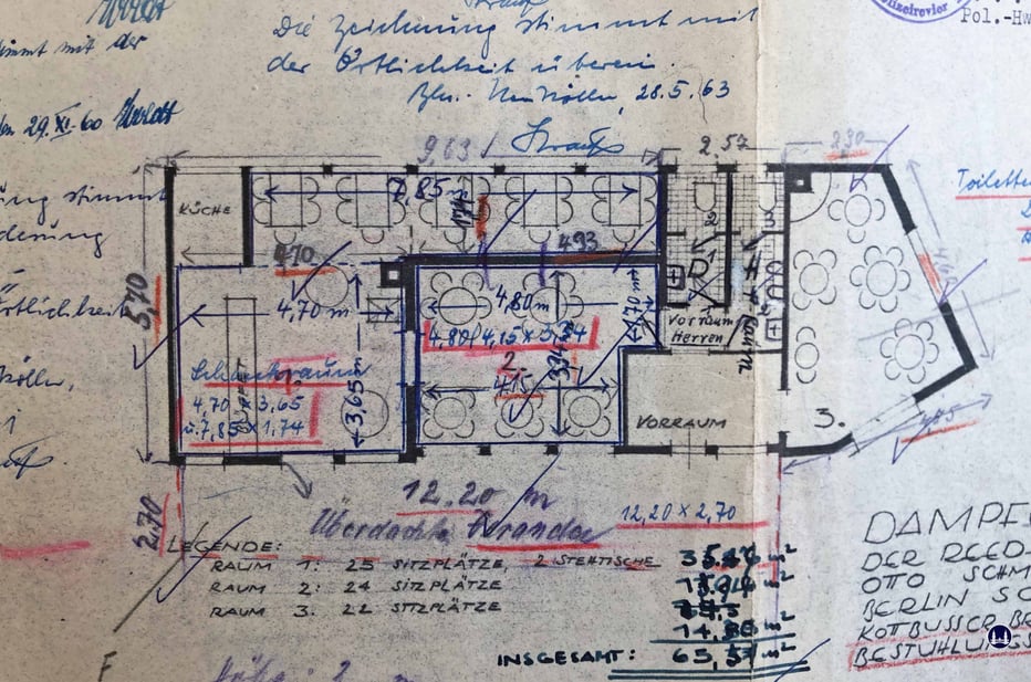 Die ehem. "Trinkhalle", die spätere "Ankerklause" wurde vollständig durch neue Räumlichkeiten umgeben. Zu sehen ist dabei auch, dass der spätere Büroraum (rechts, Nr. 3) zunächst als Erweiterung des Gastraumes mit 5 Tischen genutzt werden sollte. 