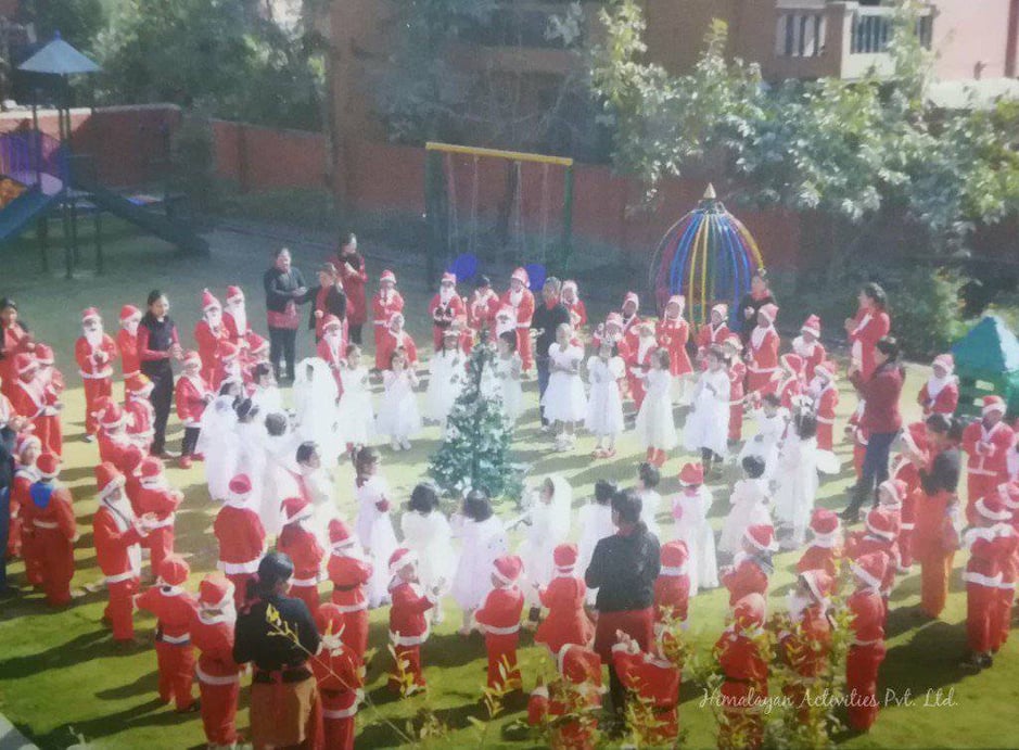 カトマンズの幼稚園で行われたクリスマスイベントのワンシーン