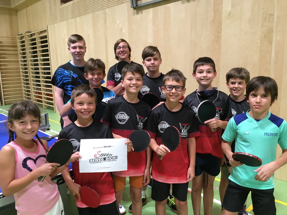 Im aktuellen Semester dürfen unsere Nachwuchsspieler mit Hilfe der Förderung von Servus TV kostenlos bis September trainieren! Wir sagen DANKE dafür!!!