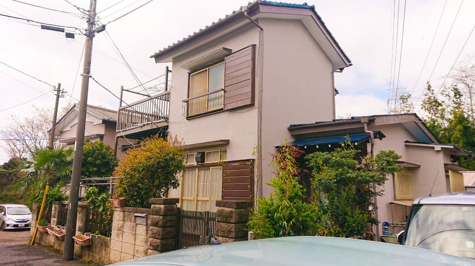 鎌ケ谷市東道野辺の外壁補修塗装と屋根修正の漆喰工事　完成後