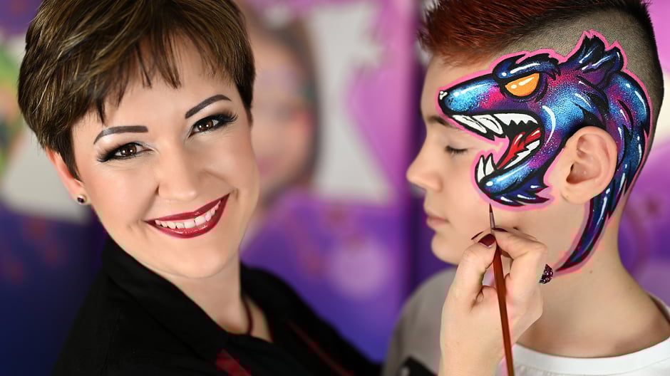 www.kinderschminken.li, Kinderschminken, Kinderschminken Vorlagen, Schminkfarben kaufen, Kinderschminken Kurse, Schminkfarben Schweiz, Airbrush Tattoos, Svetlana Keller, face painting