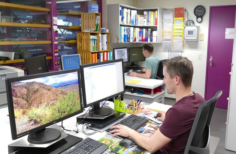 CAD Arbeitsplatz  AVOR Arbeitsplatz bei der Rogenmoser Feinmechanik AG in Neuheim Zug