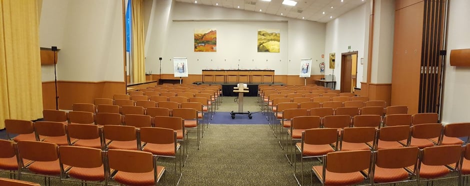 reunion en hotel novotel Sevilla Nervión