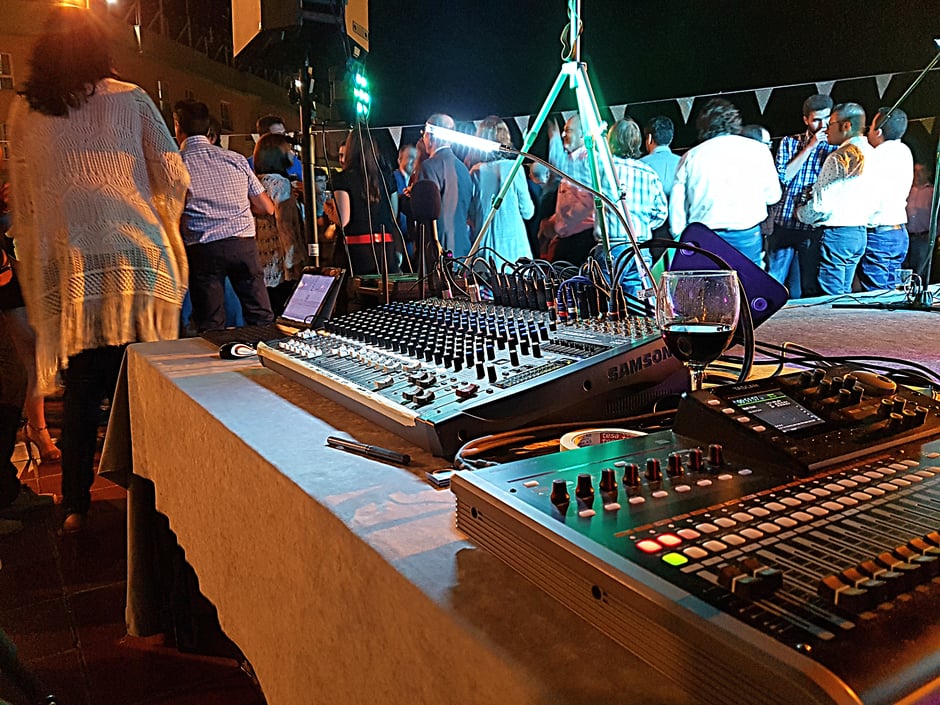 sonido y luces para grupos, cantantes, bandas, flamenkitos