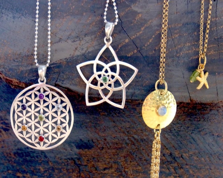 Ketten mit Symbol Anhänger aus 925 Silber und vergoldetem Silber - spiritueller Schmuck von SUMAJU