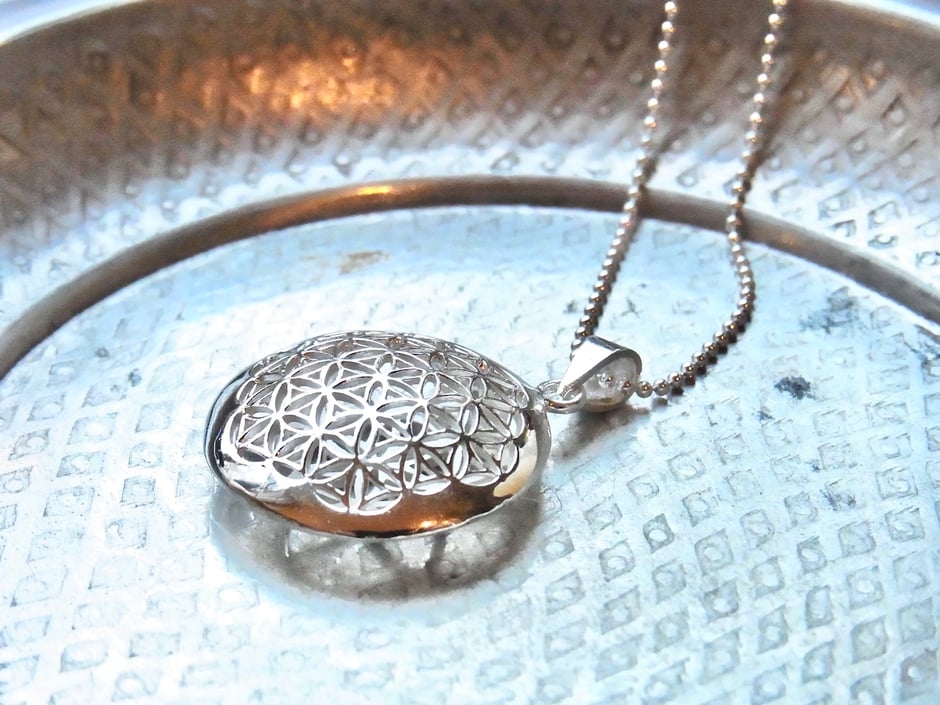 Kette mit Blume und Same des Lebens Anhänger aus Silber