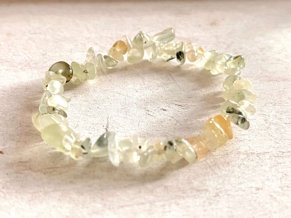 Splittersteinarmband mit Prehnit und Citrin Steinen