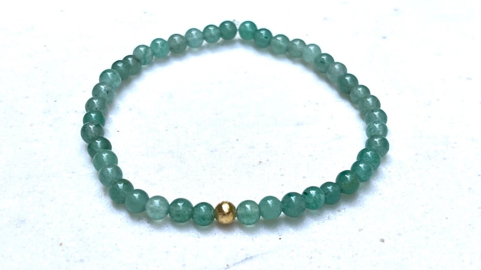 Filigranes Aventurin Armband mit goldener Kugel