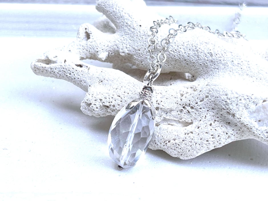 Bergkristall Anhänger mit Kette in Silber