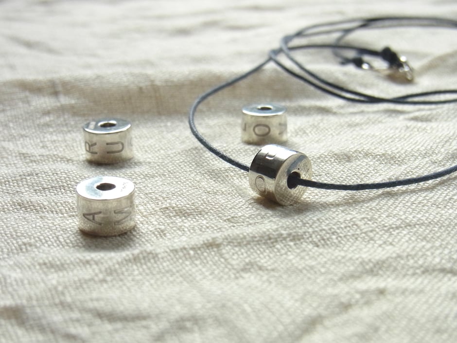 Kette mit Mantra Anhänger in 925 Silber - kraftvolle Worte für den Mindset 