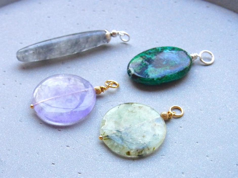 Handgemachte Edelstein Anhänger - Schmuckanhänger mit Steinen