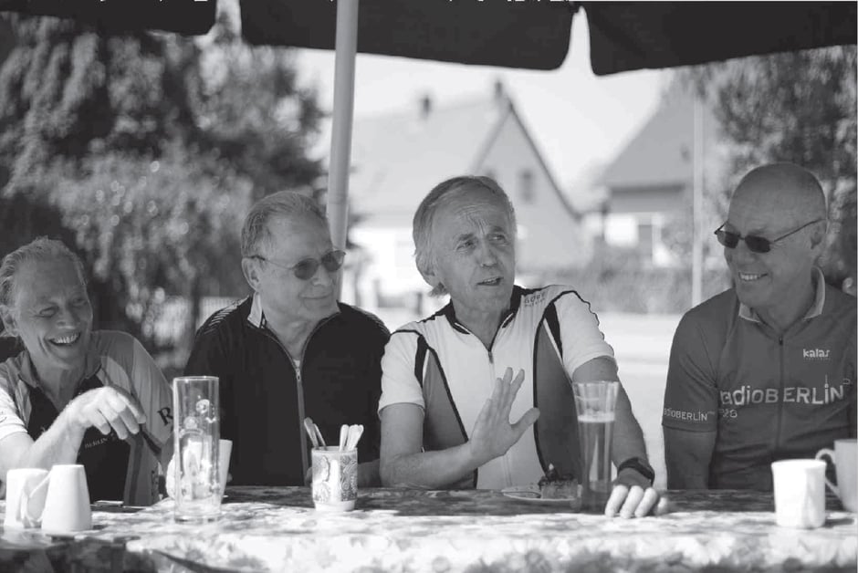 Schicksale und Triumphe einer Gemeinschaft, die die Liebe zum Radfahren zusammenbrachte