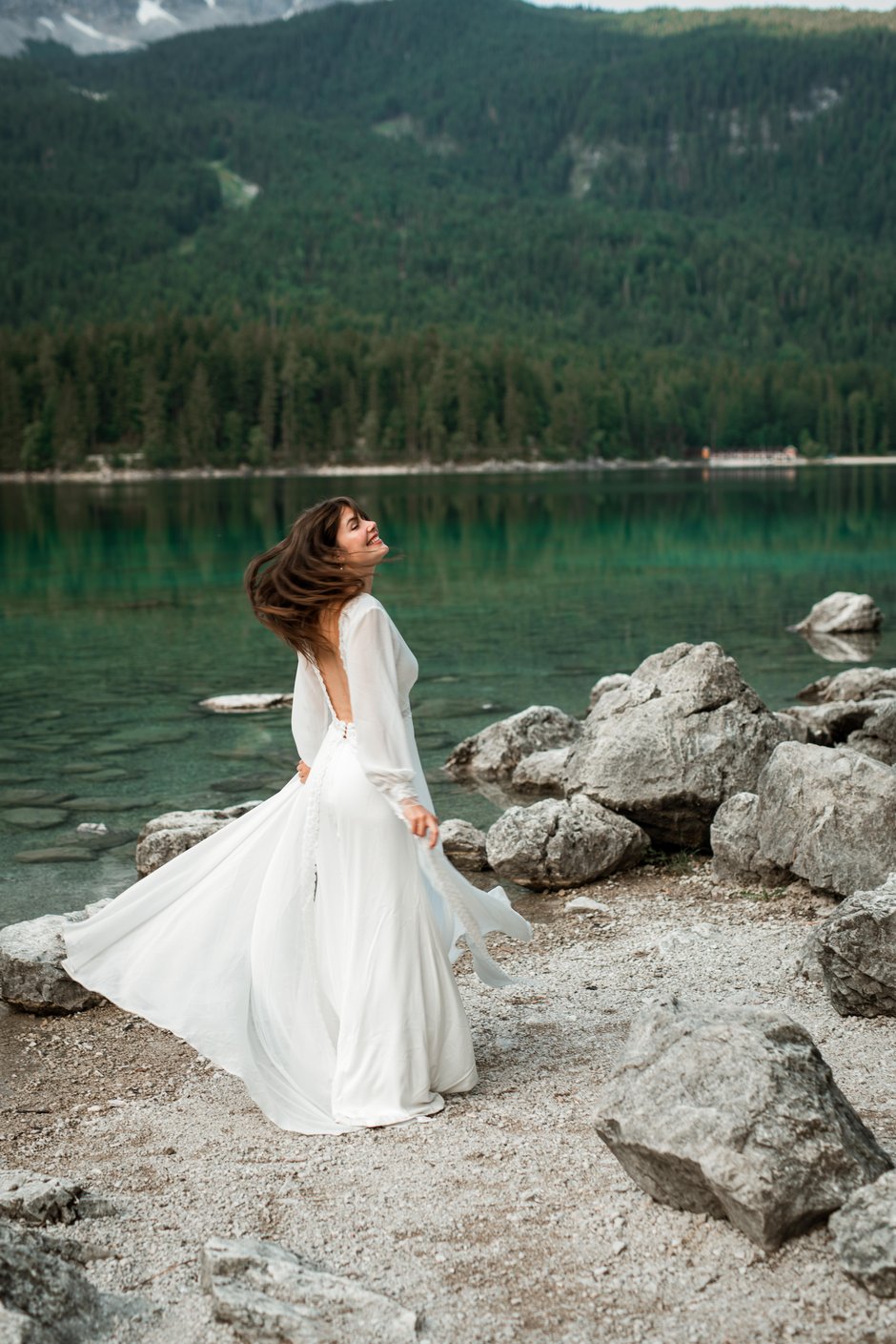 Mit unseren Bildern erzählen wir eure Geschichte, so wie ihr seid: Emotional, Natürlich & Authentisch - Wir sind euer Hochzeitsfotograf Mainz  und Umgebung. Sucht ihr nach zeitlosen und authentischen Bildern, die eure wichtigsten Momente einfangen? 