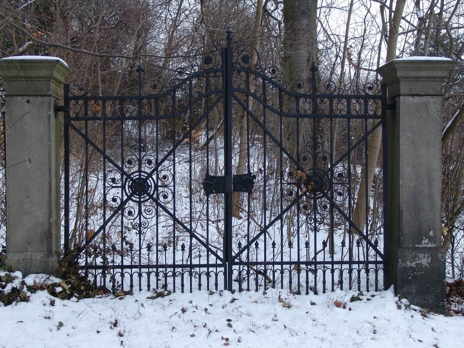 Altes Haupttor zur Villa