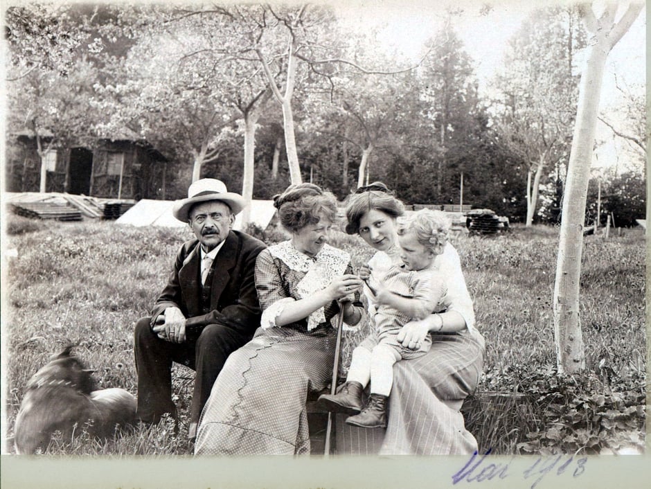 Mai 1913 in Amberg (von li Georg, Erny, Else, Werner)