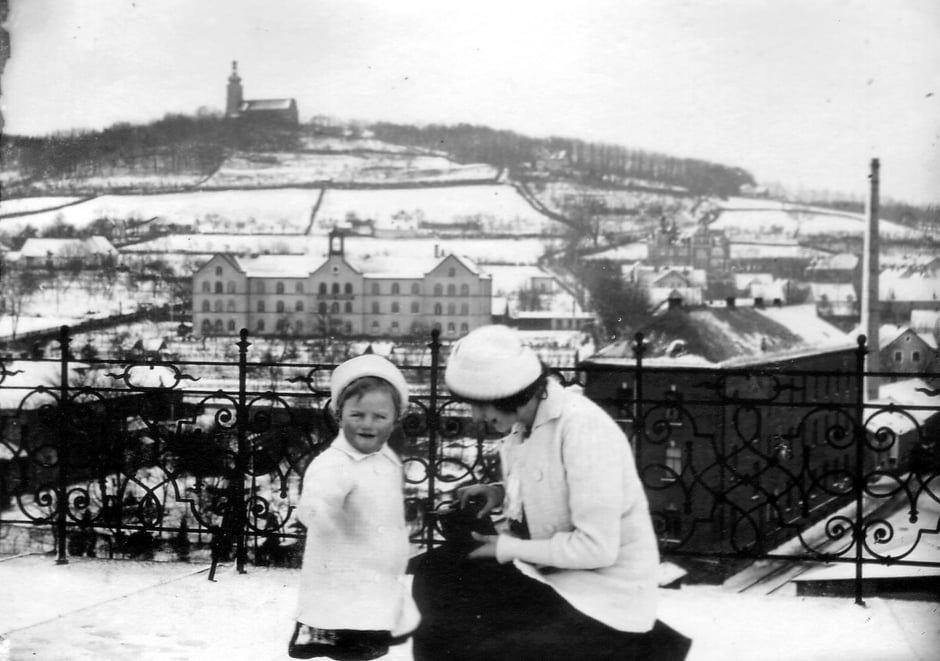 1913 Blick auf das Krankenhaus und Wohnzimmer (Werner und Elsa)