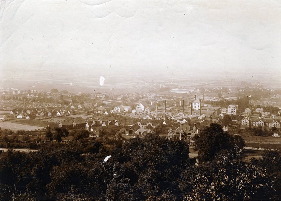 1907 Villa vom Berg aus gesehen