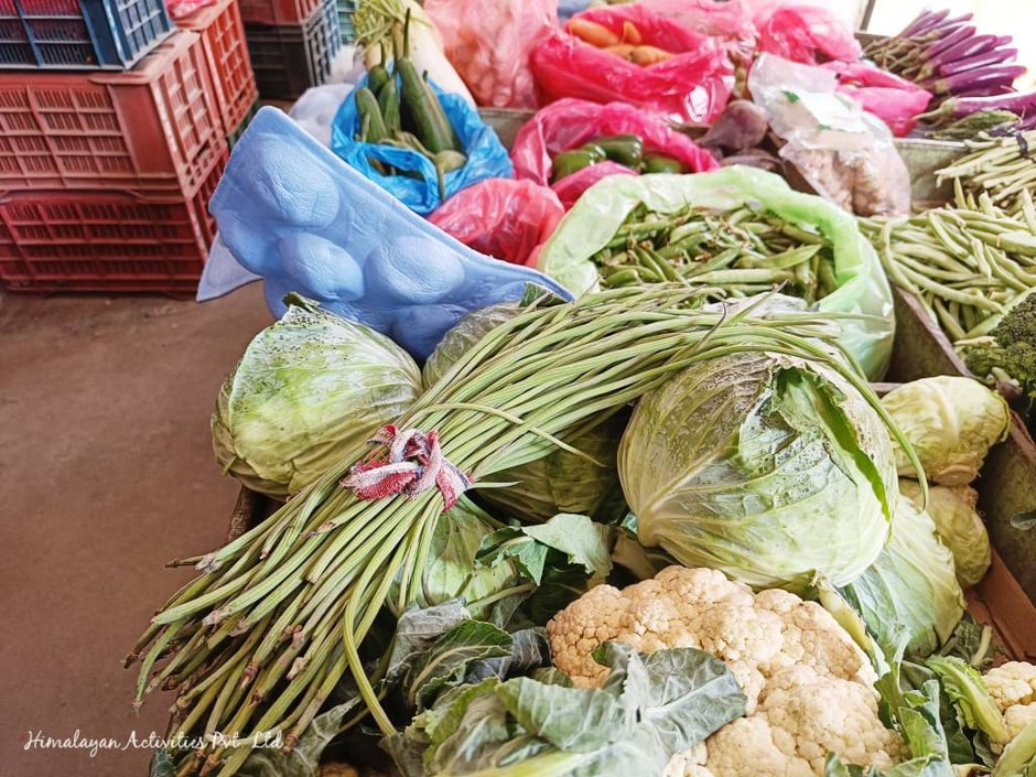 カトマンズの八百屋に並ぶモリンガの鞘