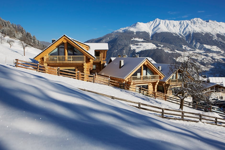 Die TyroLadis Blockhäuser im Winter - in Serfaus Fiss Ladis