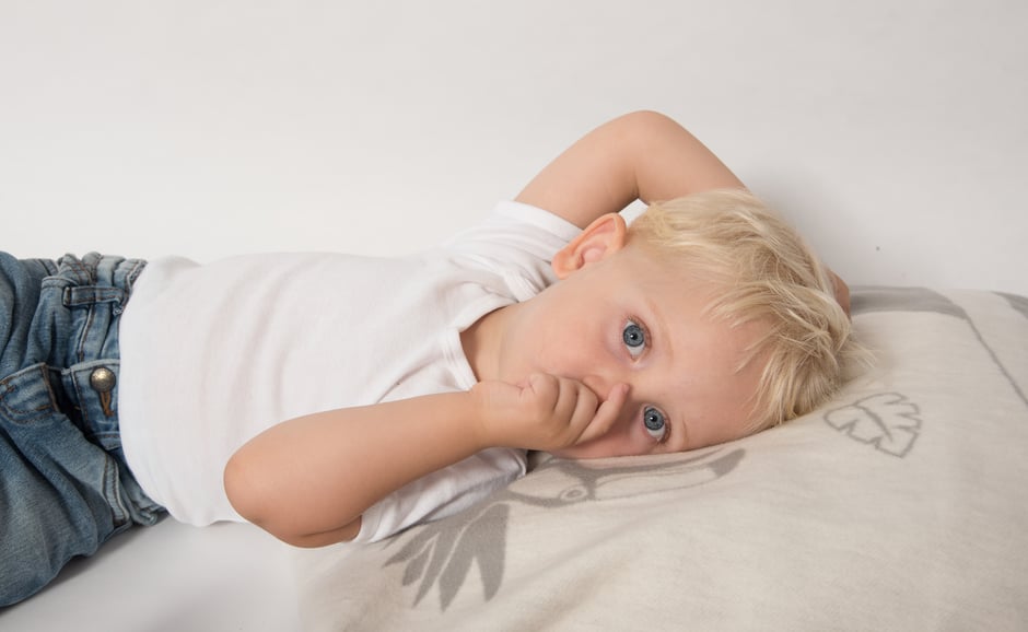 Babydecke grau aus Bio-Baumwolle fair produziert in Deutschland. Weich, kuschelig und pflegeleicht. Krabbeldecke und Geschenk zur Geburt. 