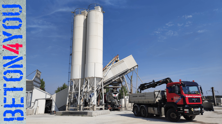 BetoYou Betonsilo Mischwagen wird mit Beton geladen Kran LKW steht vor Silo