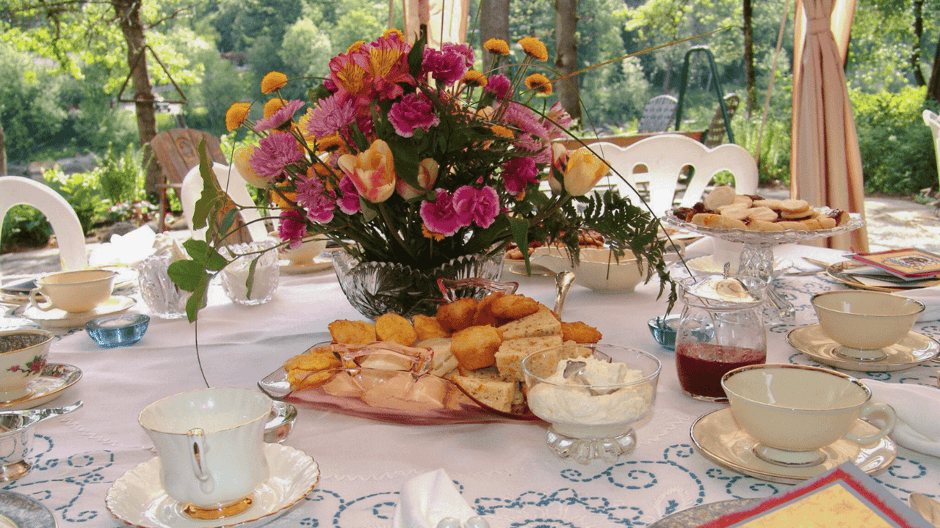 tea party set up and decor; tea party planning tips; afternoon tea; high tea; Humming Cup Tea