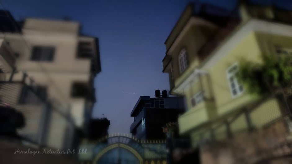 未明の空に光る金星