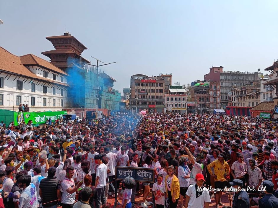 カトマンズダルバール広場（バサンタプル）のホーリー