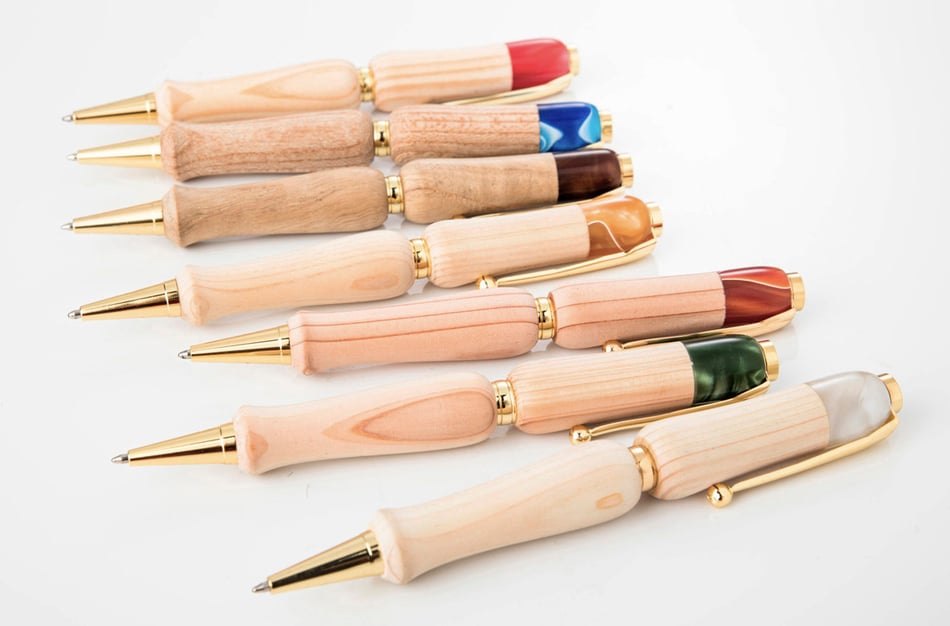 飛騨　エフスタイル　ハンドメイド　メイドインジャパン　日本製　銘木　温もり　心 贈りもの　入学　 就職　お祝い　プレゼント　父の日　ギフト　母の日　敬老の日　ご褒美　男　こだわり　回転式 　ウッド　おしゃれ　おすすめ　オフィス　オリジナル　かわいい　岐阜　クラフト 　手づくり　 クリスマス　 日本　 ネット　 ペン 　ボールペン 　メンズ 　ステキ 　 会社 　工房 　高級 　細工 　作家 　作品 　手作り 　種類　小物　職人　人気　製品　専門　珍しい　通販　ファッション　文具　万年筆　面白い　木　木製