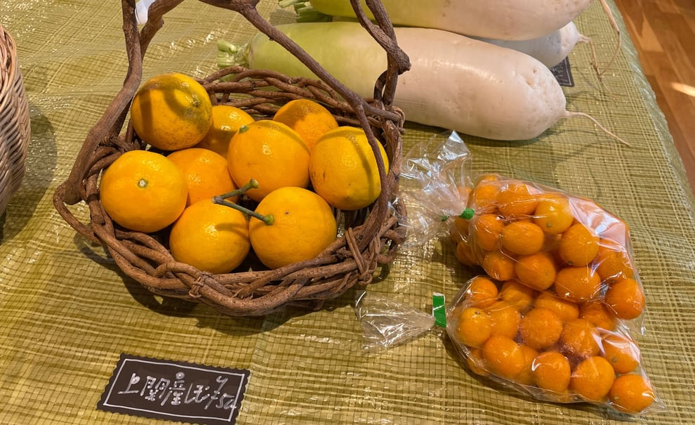 地元の新鮮なレモンや金柑!(昨年の出品)