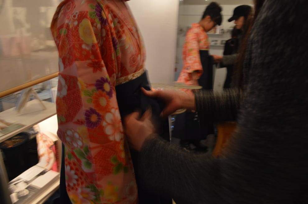 福岡平尾美容室 　卒業式着付け　袴　