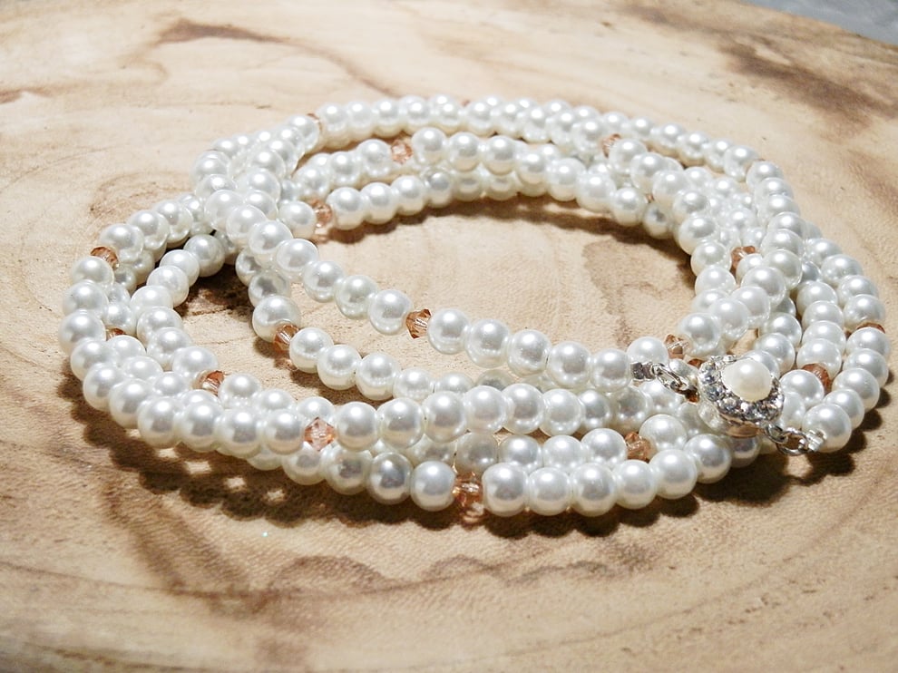 blog over parels en parelsieraden, over Jacky Kennedy en de rol die parels spelen in Outlander